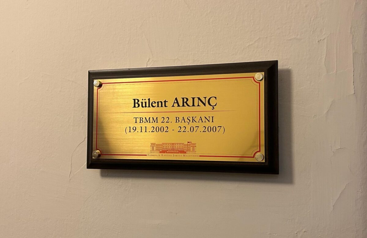 Özgür Özel, Bülent Arınç'ı ziyaret etti: "Güneşin altındaki her şey gündem"