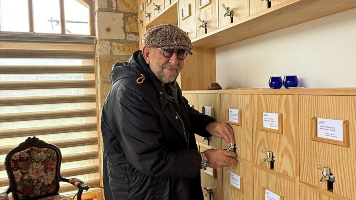 zeytinyağı kütüphanesi'nde