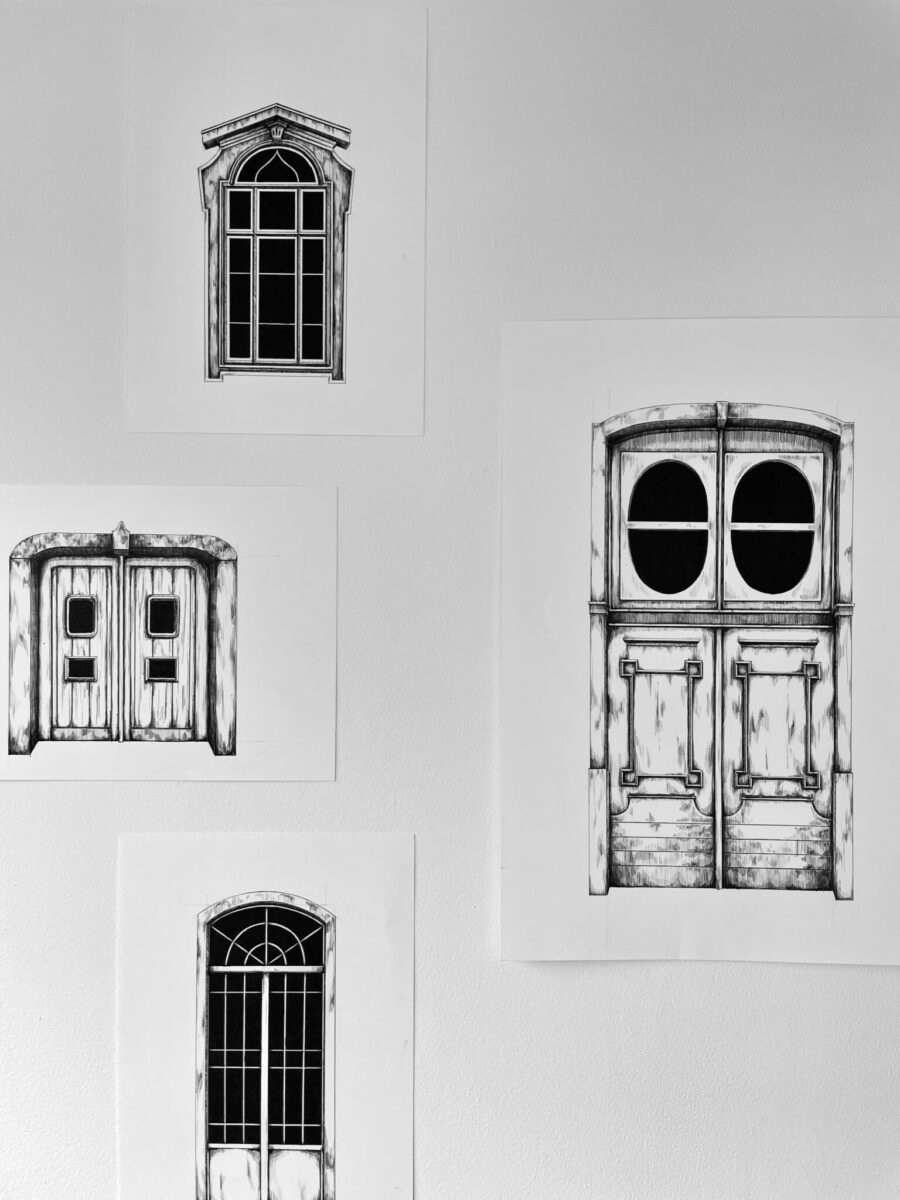 Gölgeler boşluklar ve aralıklar arasında: "Form Dışı Sapmalar" (Berka Beste Kopuz - Hatırlamayı Unutma, mekana özgü enstalasyon)