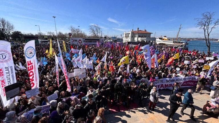 Kadınlar Kadıköy'de buluştu