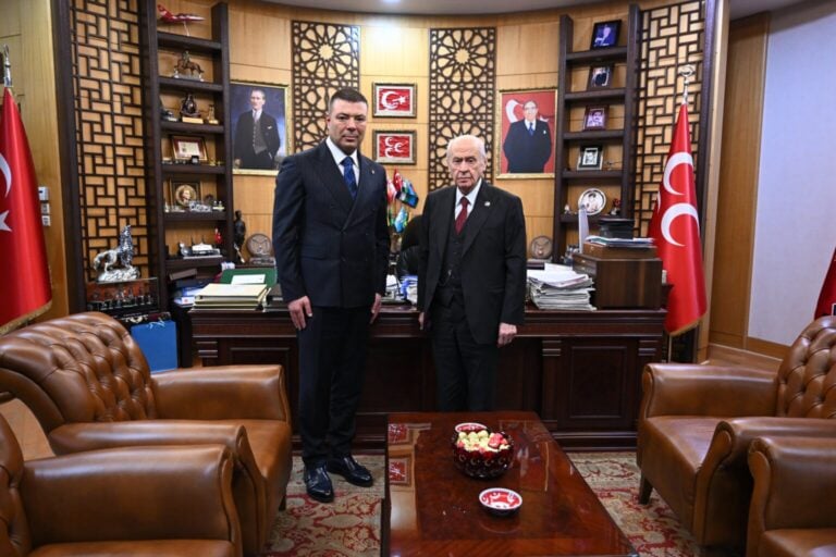 Özgür Bayraktar ve Devlet Bahçeli