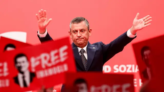 İktidar neden gitmiyor