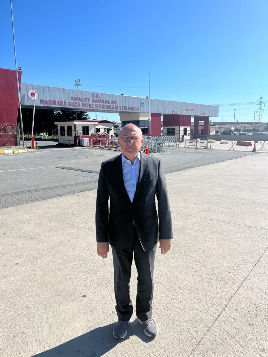 CHP'li Utku Çakırözer Silivri'deki tutukluları ziyaret etti