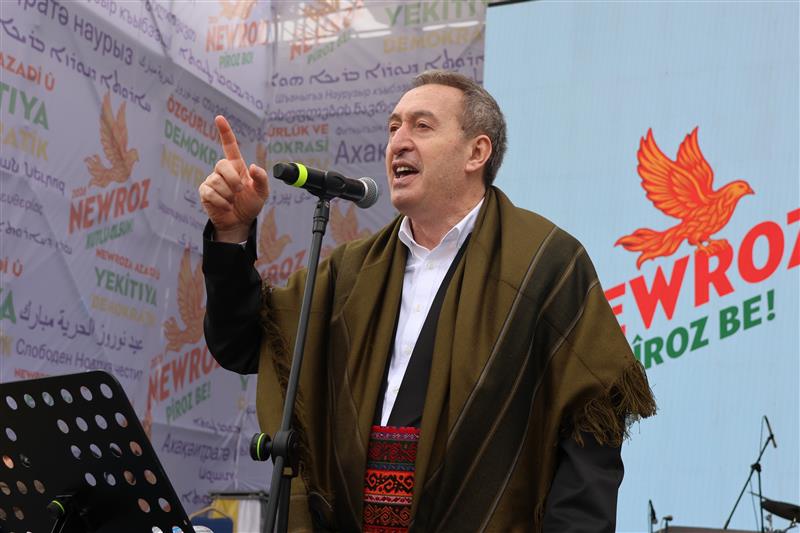 Bakırhan Nevroz'da çağrı yaptı: "Saadette neden ortak olmayalım"