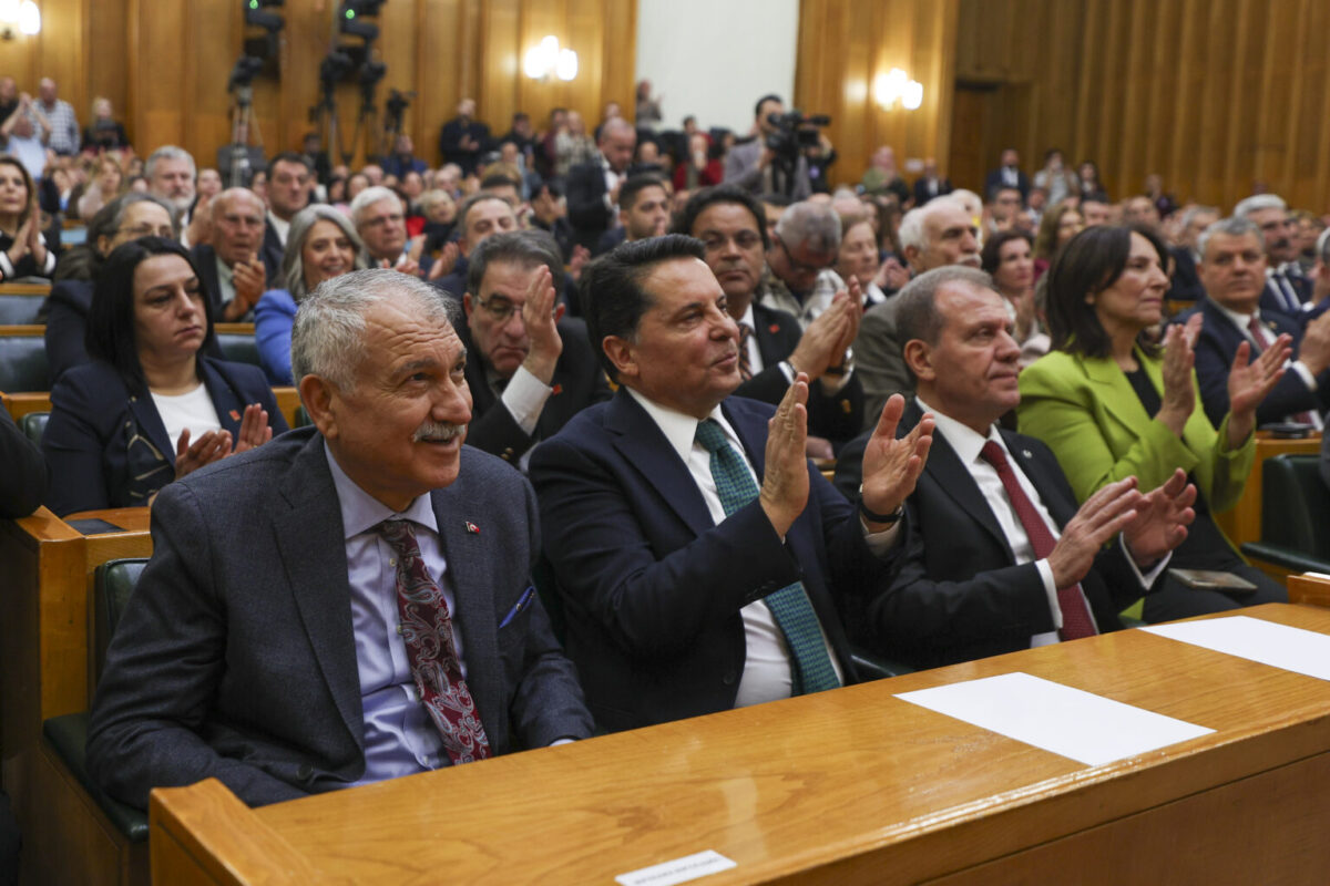 Özgür Özel Erdoğan'ın İran savaşındaki tutumunu eleştirdi