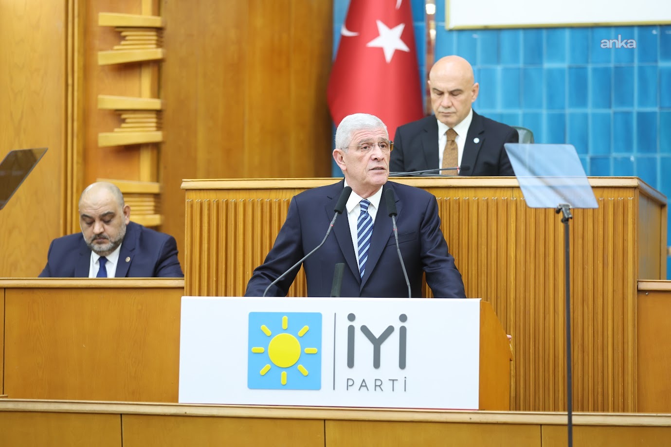 Müsavat Dervişoğlu: “Türk milletinin varlığına kastetmiş bir katile statü arayanlar, bu deliliği durdurun”