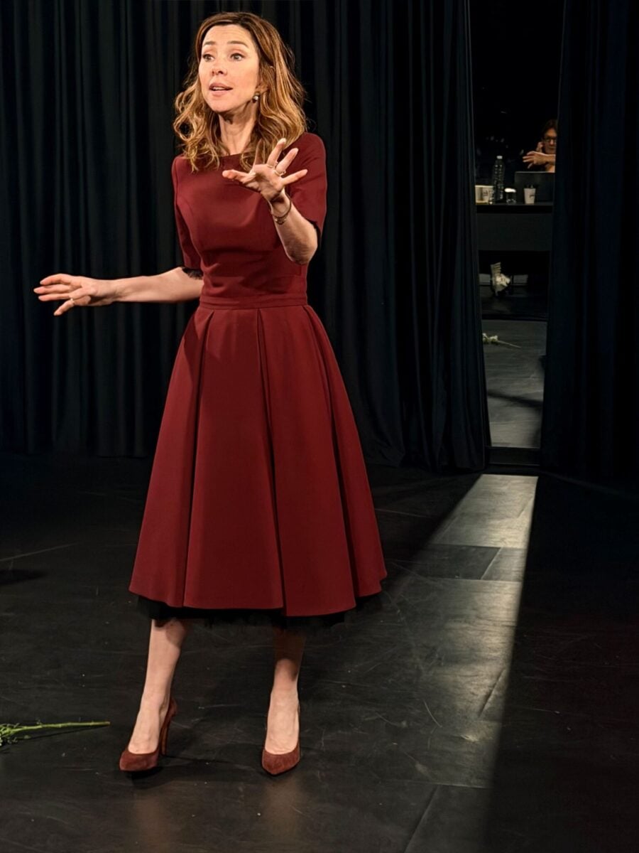 "Liste" İnci Türkay'ın yorumuyla tiyatro sahnesinde: "Bir şeyi unuttum ve şimdi hayatım değişti"