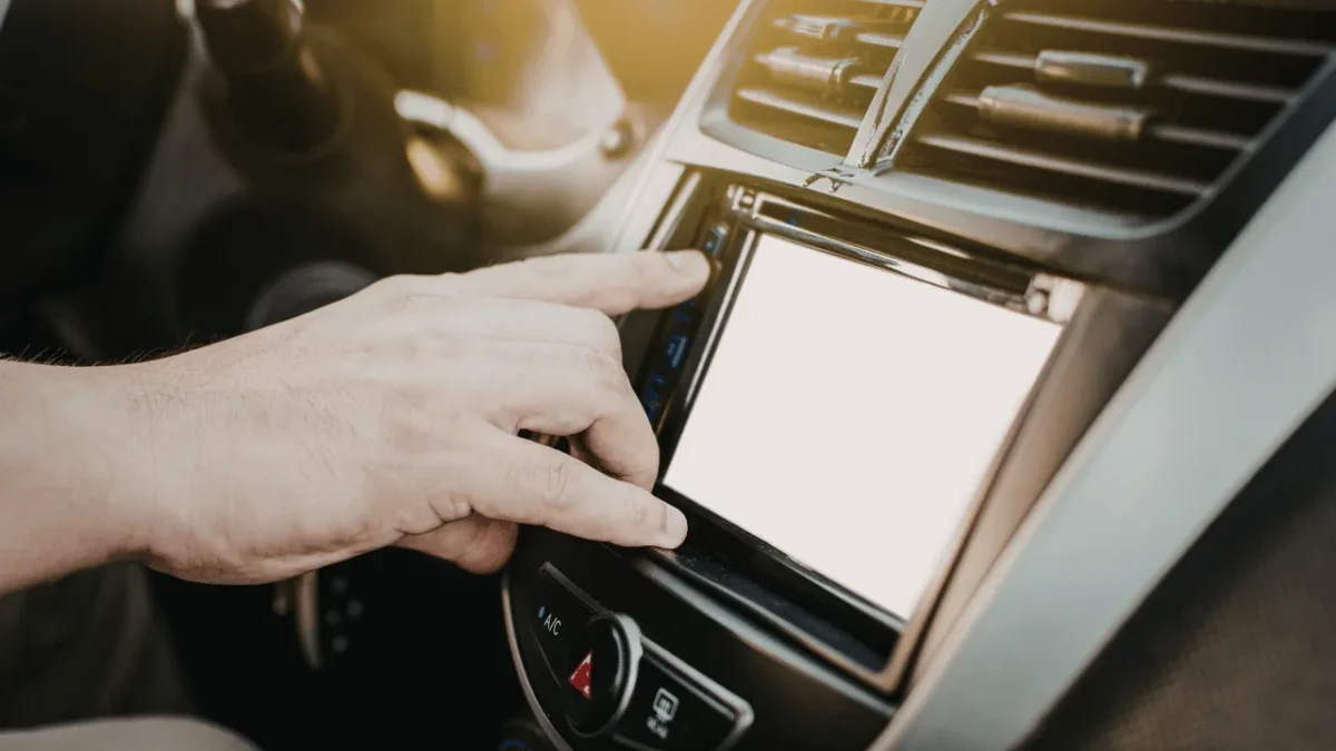 Araç içi ekran yasağı: Ceza 42 bin liraya kadar çıkıyor