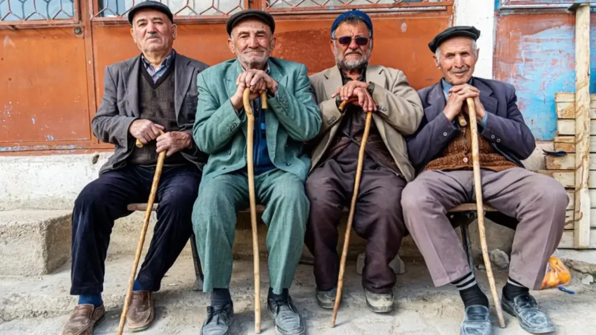 TÜİK açıkladı: Türkiye nüfusu yaşlanıyor