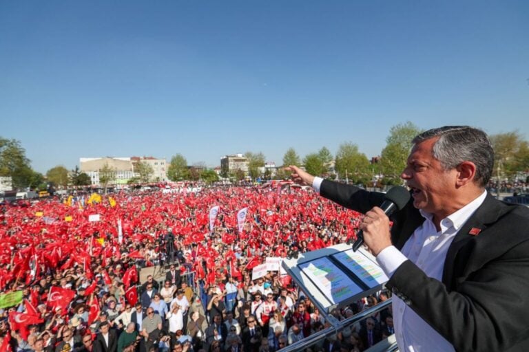 Özel, "Ana muhalefetle görüşürüm"