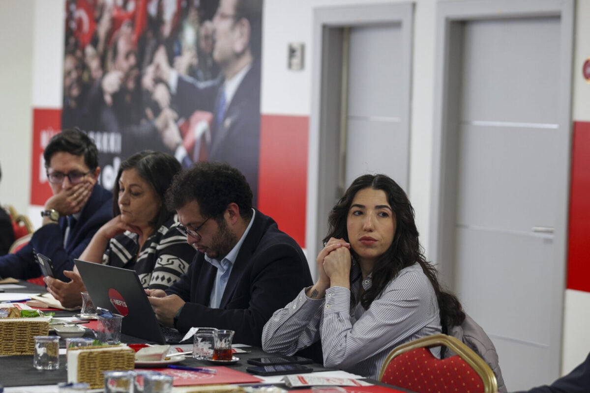 Yargıda rüşvet: Toplumun yüzde kaçı inanıyor?