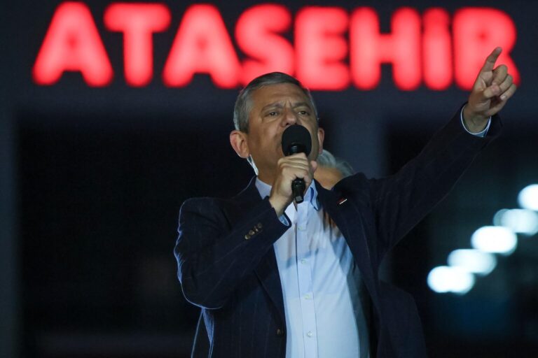 özgür özel