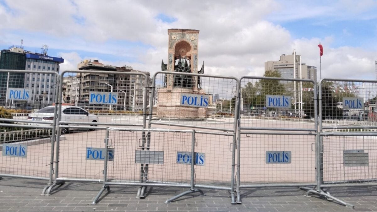 Taksim Meydanı'na çıkan