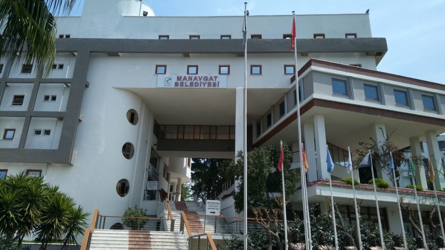 Manavgat Belediyesi’ne yeni operasyon: 21 gözaltı