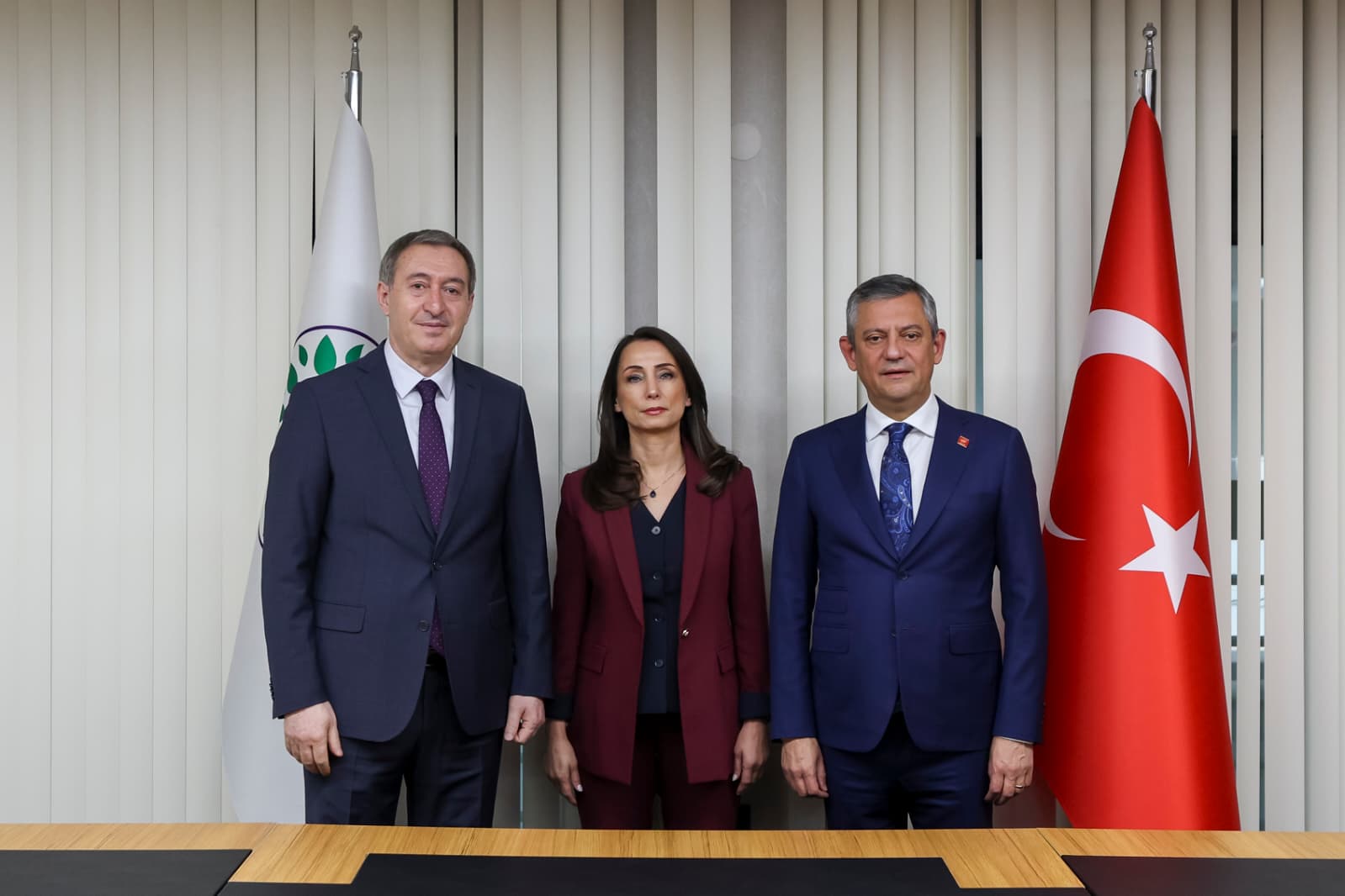 Özgür Özel’den siyasi partilere ara seçim ziyareti: İlk durak DEM Parti