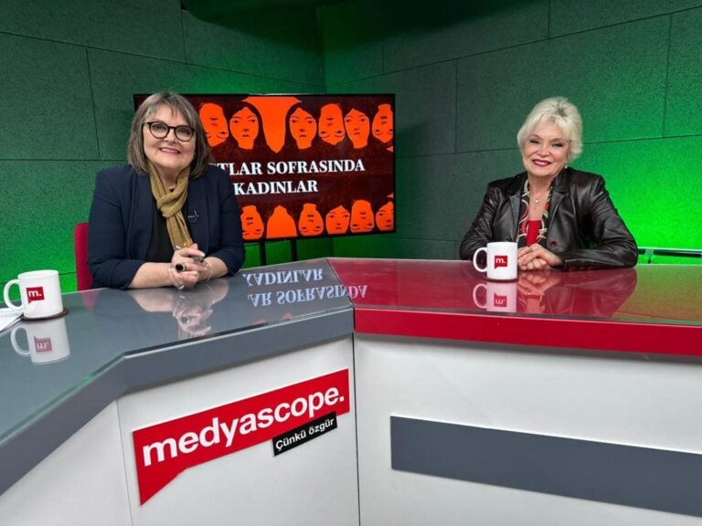 Kurtlar Sofrasında Kadınlar (54) | Gülgûn Feyman anlatıyor: Haber kanalları haber değil, insan yarıştırıyor