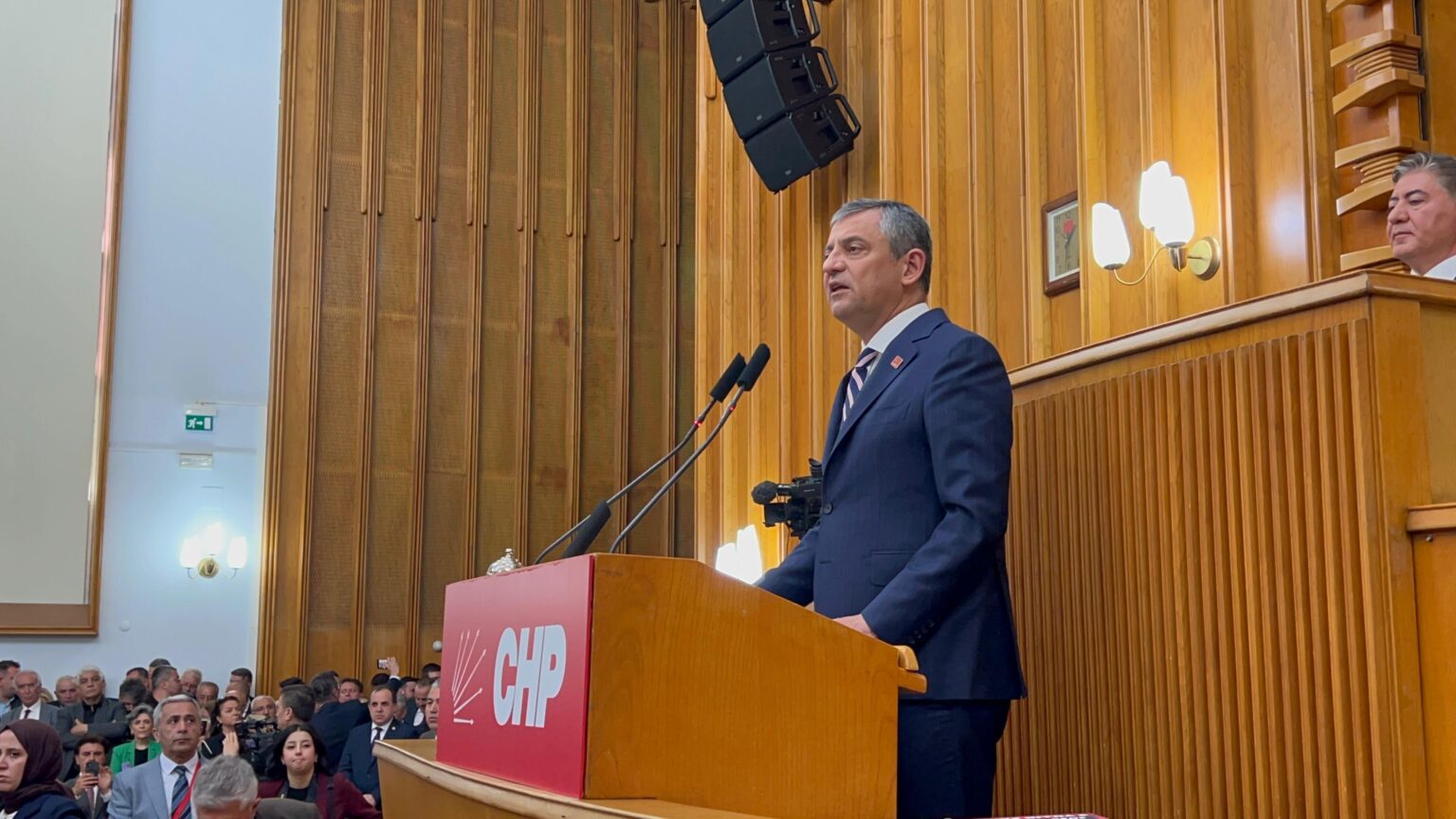 Özgür Özel: “AK Parti siyasetinin Gülistan Doku dosyasını kapattığını, Akın Gürlek’in gereğini yaptığını söyleyen bilgi notu”