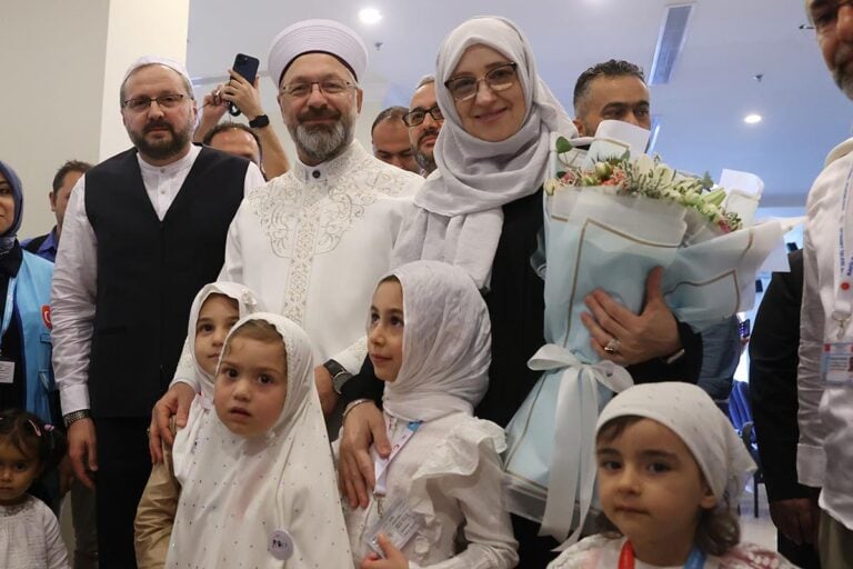 Ruşen Çakır yorumladı: Suya düşen "dindar nesil" hayali