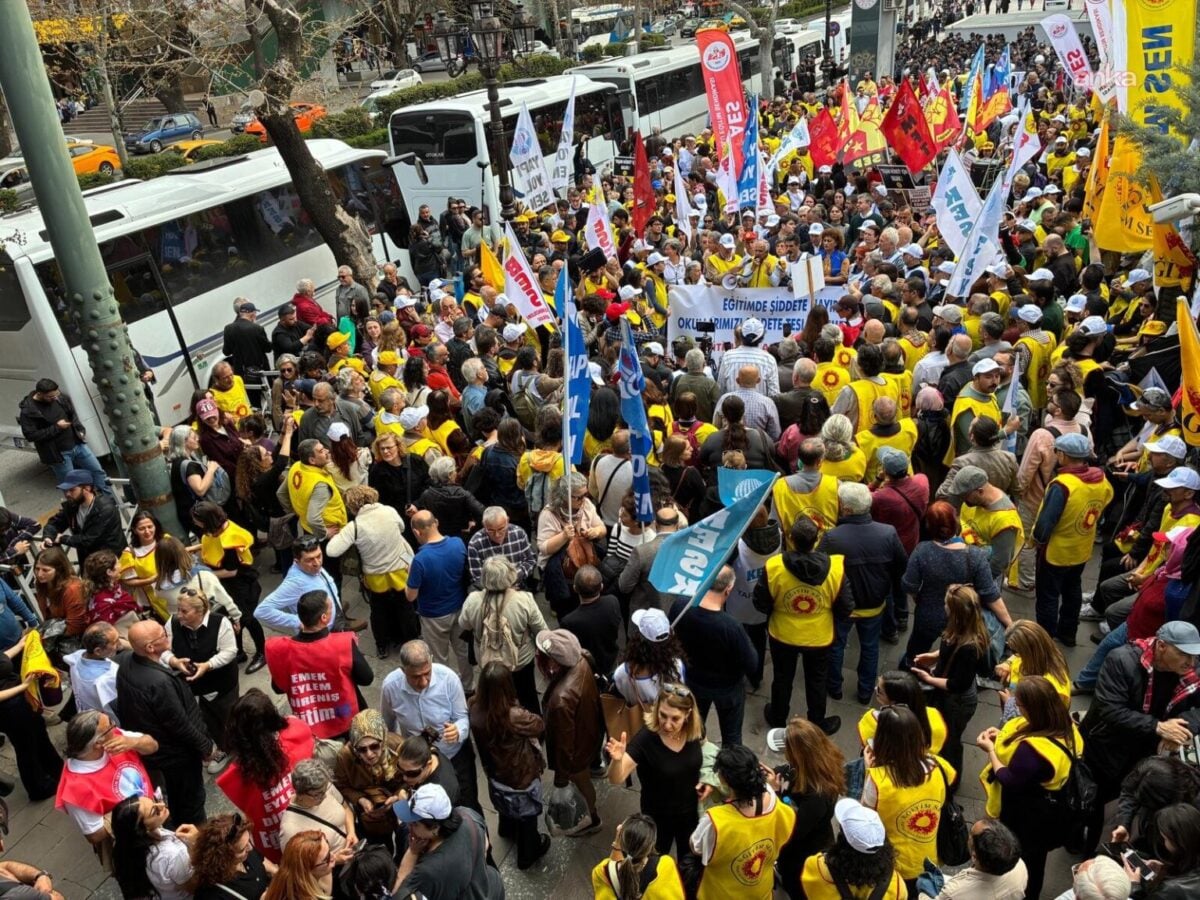 Urfa ve Maraş'taki okul