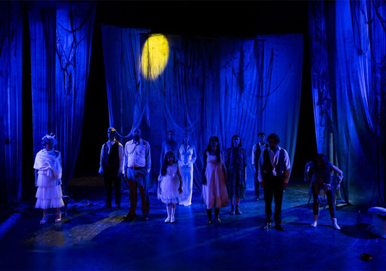 "Kediler Bataklığı’nda" oyunu izleyiciyle buluşuyor