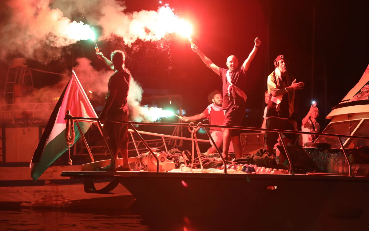 İsrail donanması Sumud Filosu'na uluslararası sularda saldırdı: 20 Türk aktivist alıkonuldu