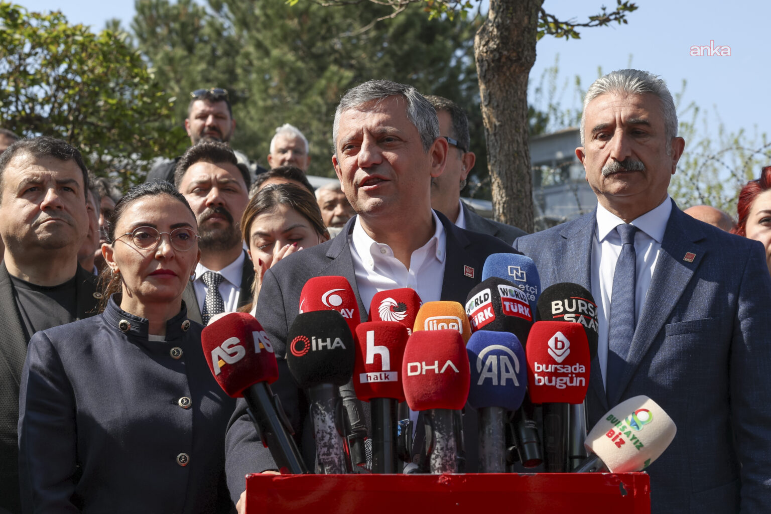 Özgür Özel ara seçim çağrısını yineledi: “Ne kadar genişletmek istiyorlarsa ben orada varım”