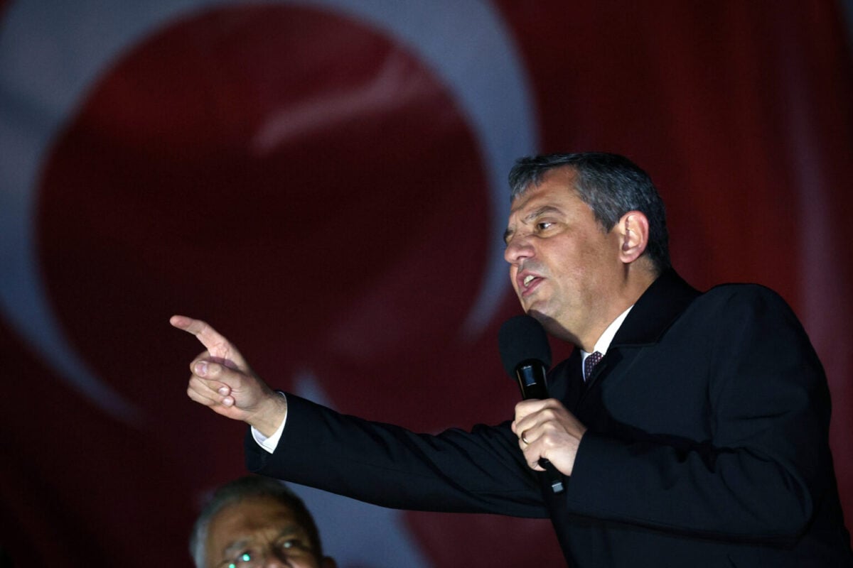 CHP'nin Bursa mitingi | Özgür Özel: "Bozbey'e 'AKP'ye geç ya da hapse gir' dediler"