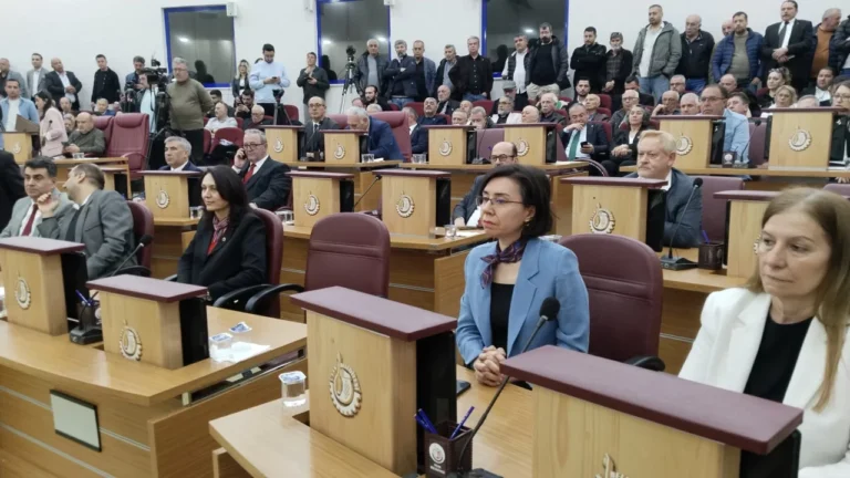 Uşak Belediyesi CHP'de kaldı