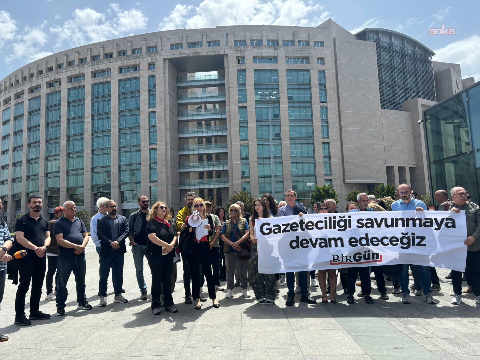 Gazeteci Sarya Toprak’ı hedef gösterenler hakkında suç duyurusu