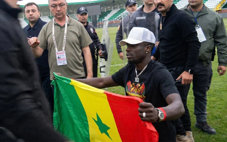 Polisler Diagne'nin