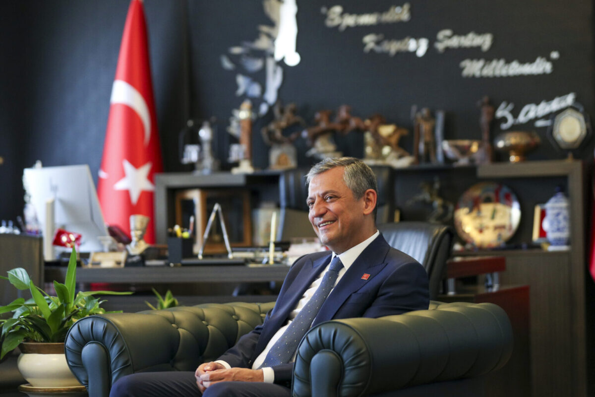 özgür özel