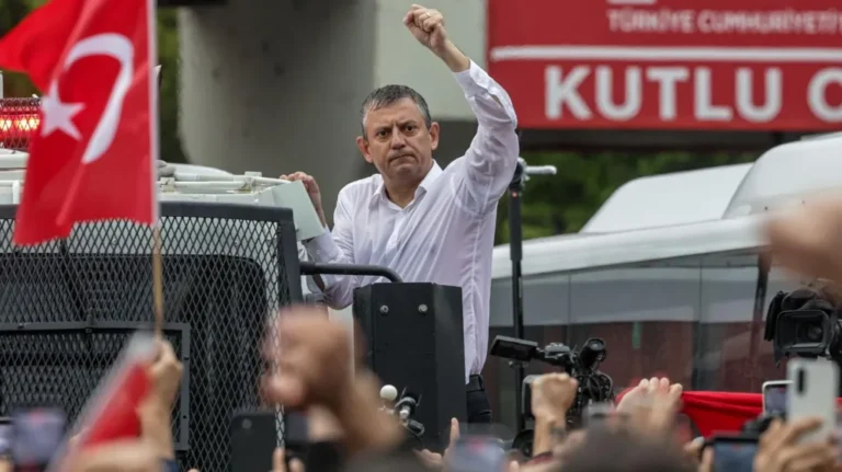 Özgür Özel