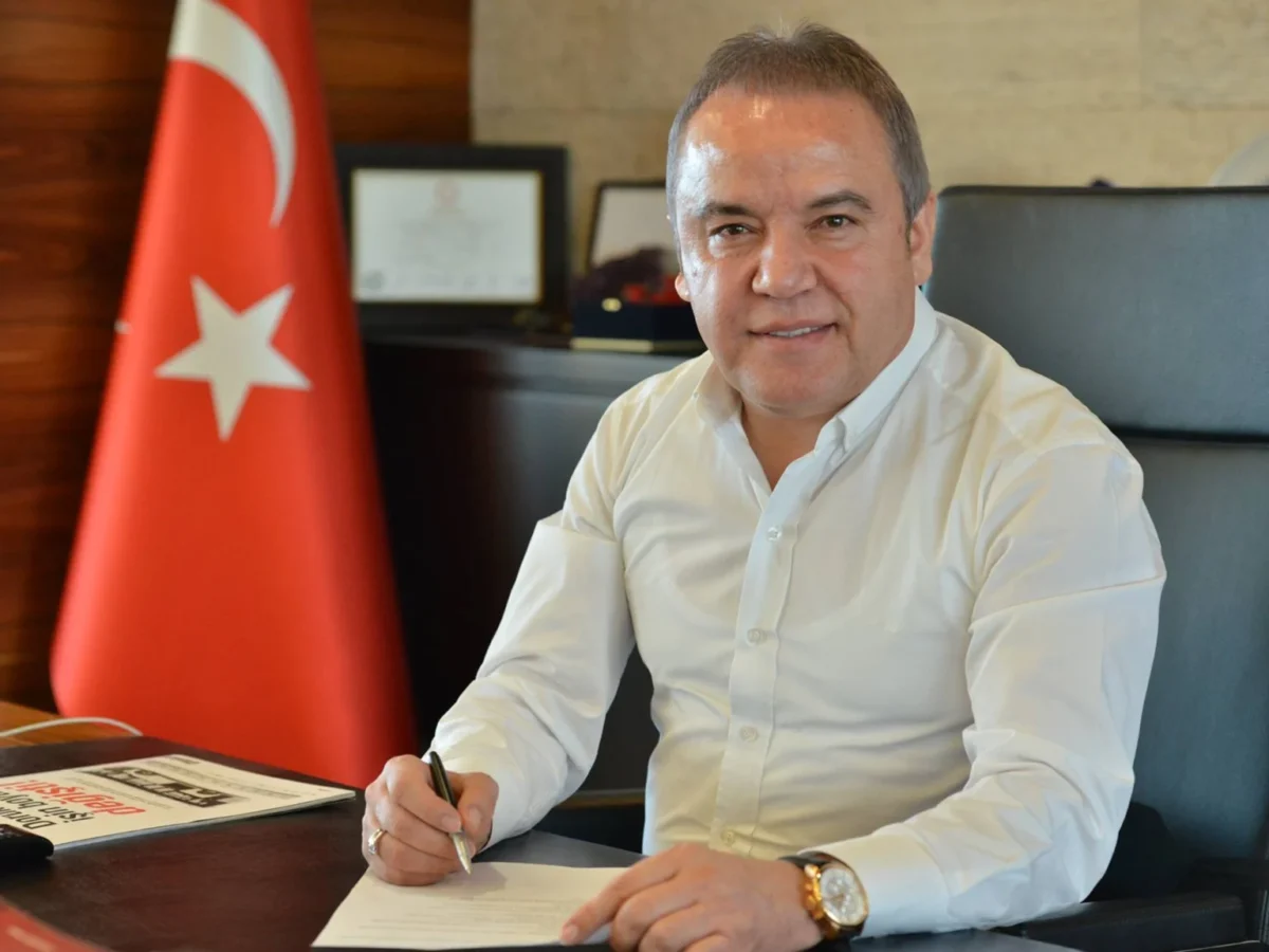 Turkey opposition crackdown reaches private lives_3
