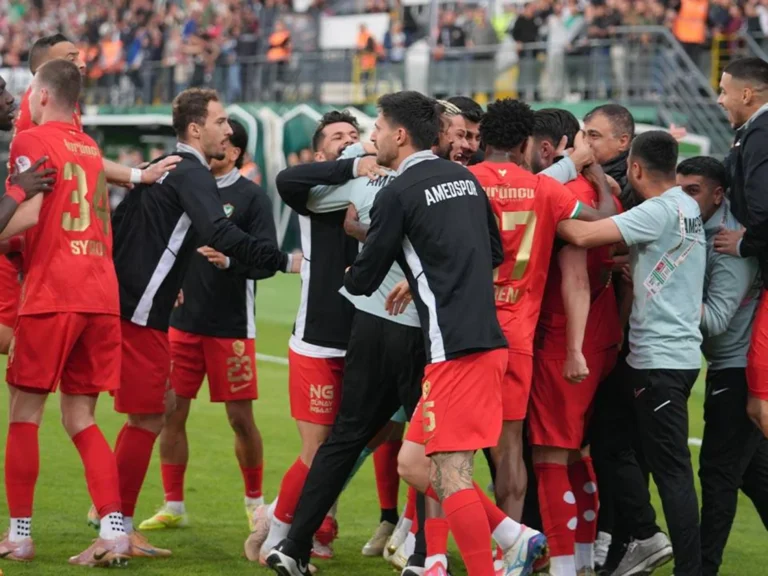 Turkey's Kurdish minority team Ademspor, wins promotion 1