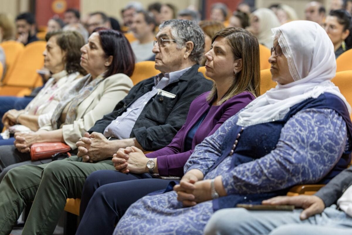 PYD Başkanlık Konseyi Üyesi Hediye Yusif, Toplumsal Barış ve Özgürlük Forumu'na görüntülü katıldı
