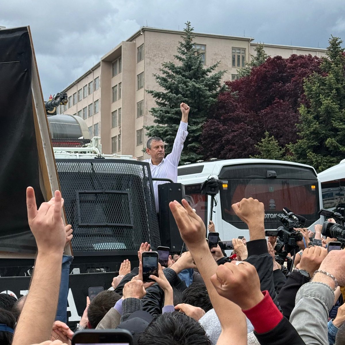 Özgür Özel TOMA'ya çıktı