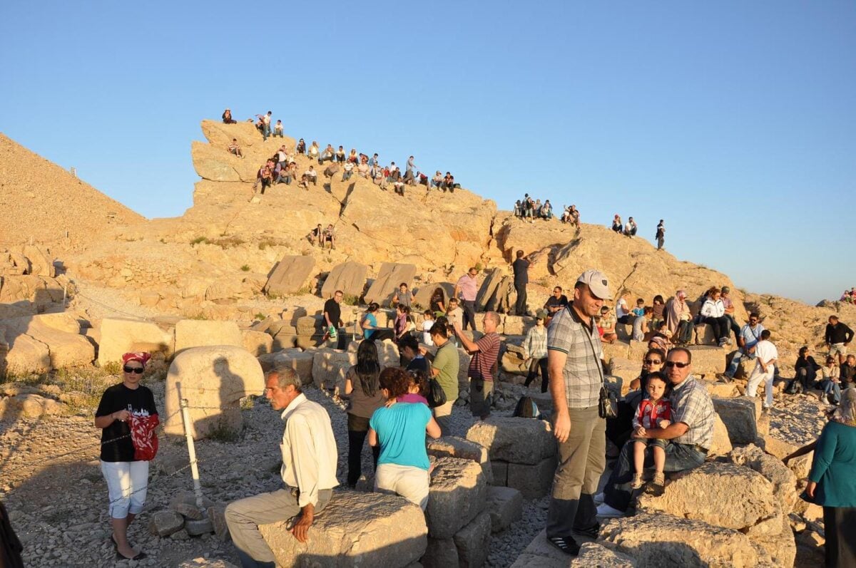 Nemrut'a ziyaretçi akını