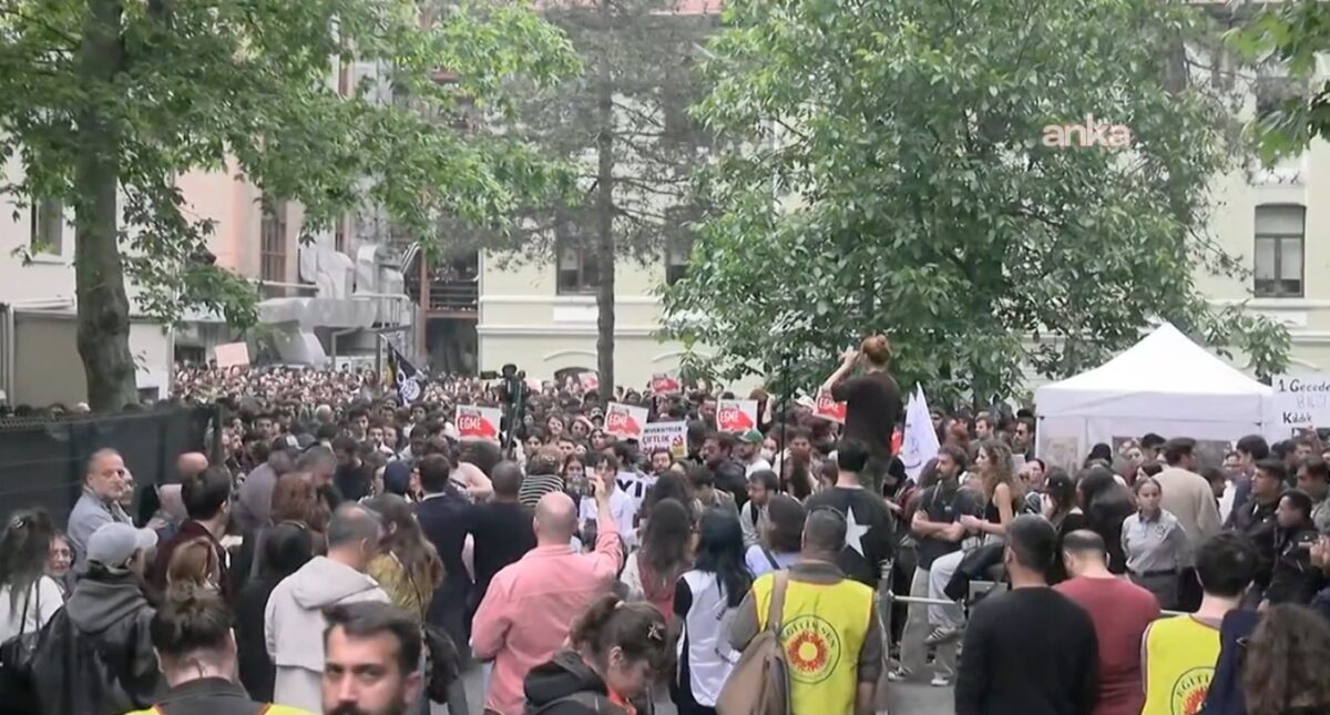 Bilgi Üniversitesi öğrencileri belirsizlik içinde: "4 senelik emeklerimiz boşa gitti, nasıl diploma alacağız?"