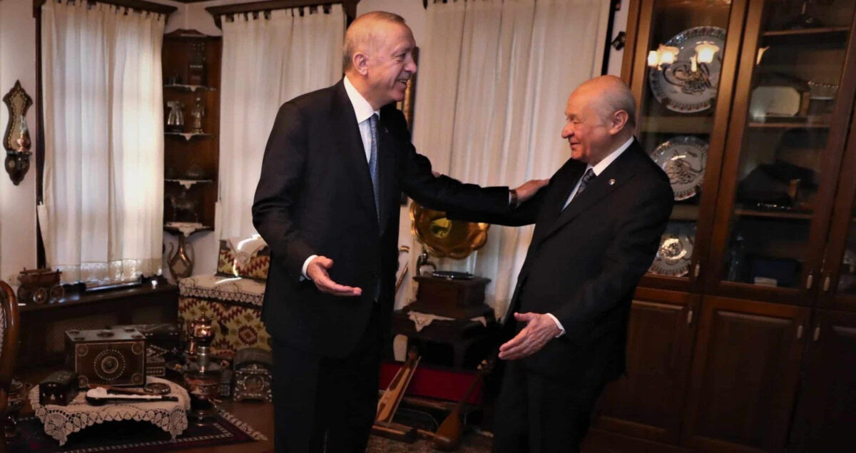 Hüseyin Raşit Yılmaz ile söyleşi: "Erdoğan’ın sandığa ihtiyacı var, Bahçeli’nin yok"