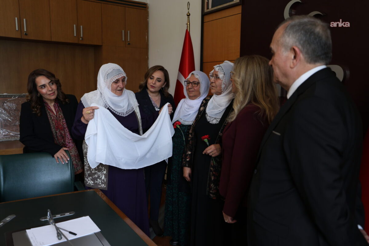 Gürkan Çakıroğlu yazdı: MHP'den Diyarbakır'a barış