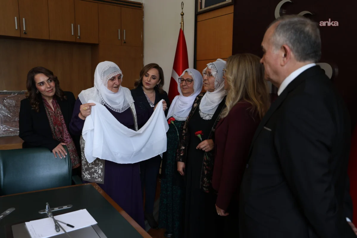 Gürkan Çakıroğlu yazdı: MHP'den Diyarbakır'a barış