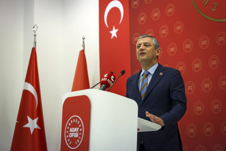 Özgür Özel: “19 Mayıs’ın ışığı 19 Mart’ın karanlığını yenecek”