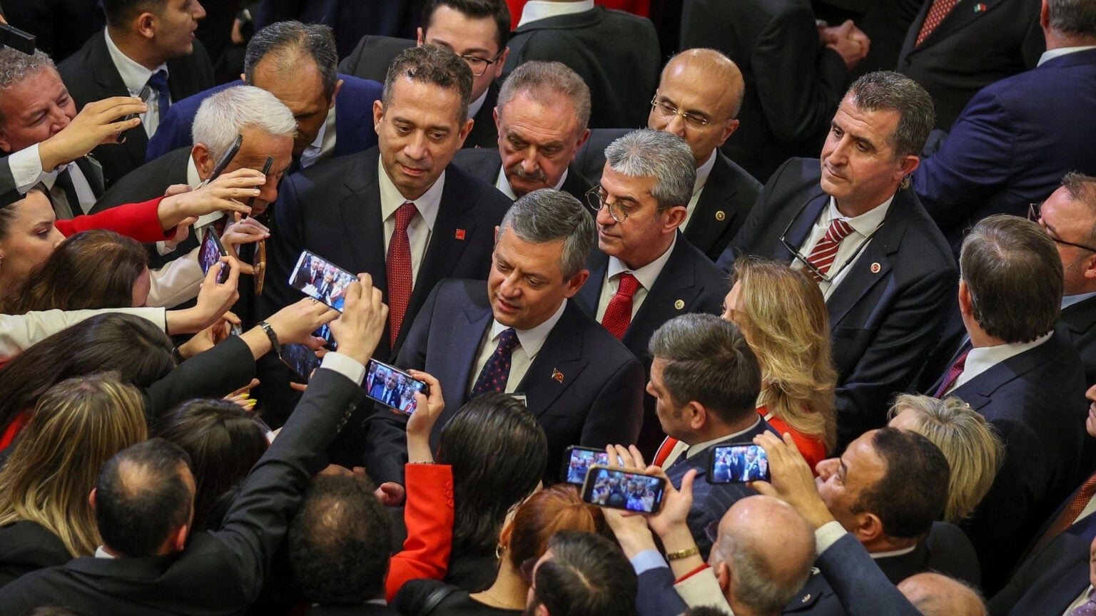 Murat Aksoy ile söyleşi: CHP içi iktidar mücadeleleri bitmeyecek mi?