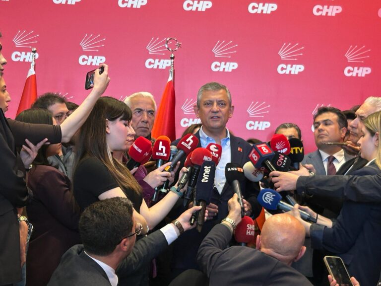 özgür özel