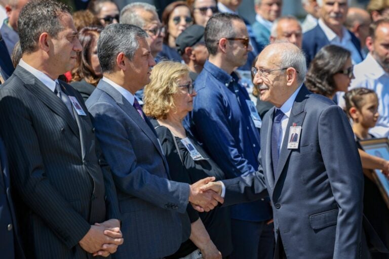 Özgür Özel ve Kemal Kılıçdaroğlu mutlak butlan sonrası ilk kez yan yana geldi