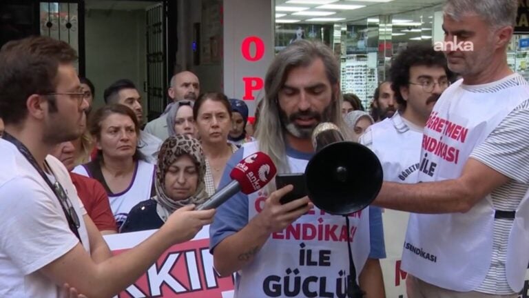 Öğretmenler süresiz