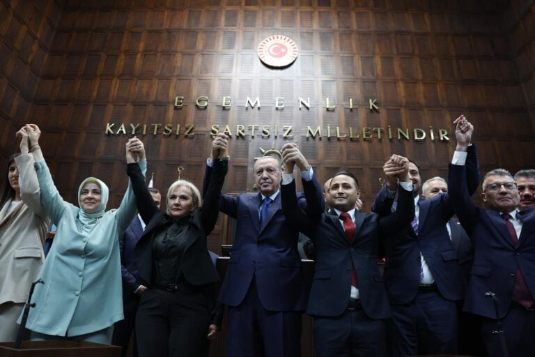 AK Parti'nin kapısında transfer kuyruğu