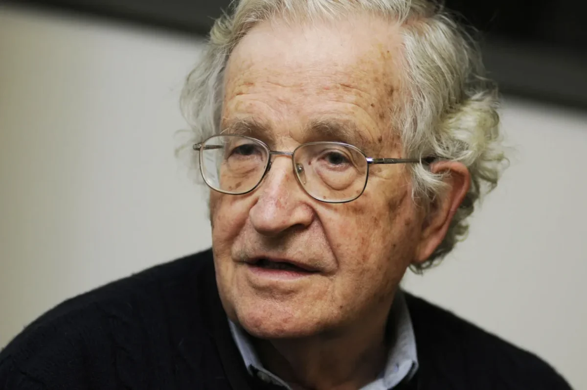 Noam Chomsky haberleri