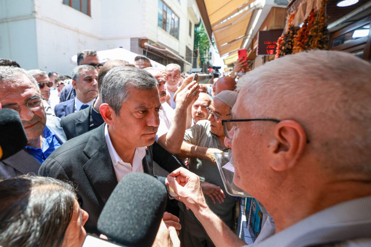 Özgür Özel Diyarbakır'da: Selahattin Demirtaş'ın selamını halka iletti