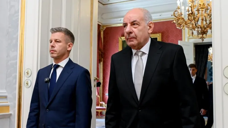 Macaristan Başbakanı Magyar’dan, “Orban’ın kuklası” olmakla suçladığı cumhurbaşkanına görevden alma tehdidi